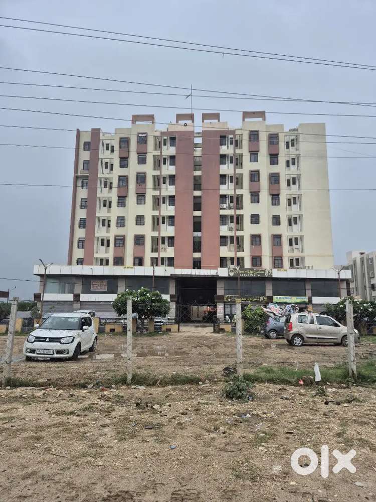 3 BHK FLAT FOR RENT MAIN ROAD KI PROPERTY