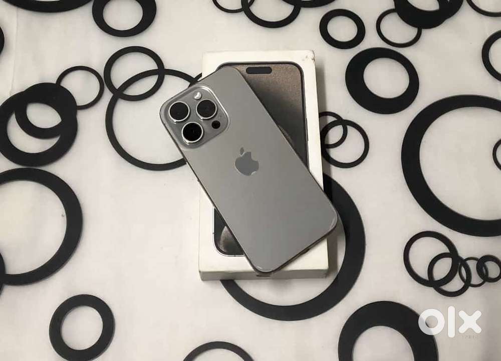 15 pro Natural titanium 128 gb Mint condition