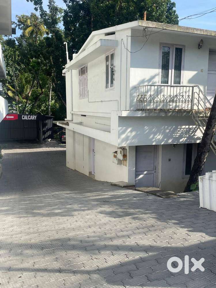 300sq space for office or godown at ulloor akkulam roadakkulam road