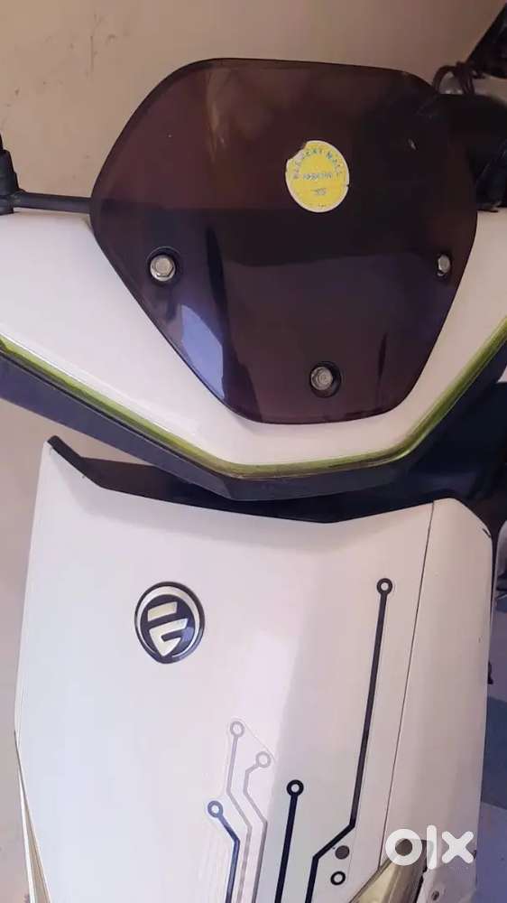 Electric scooter/scooty ( Evtric Axis)