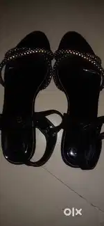 Black sandle
