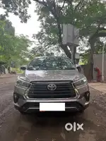 Toyota Innova Crysta 2.4 V 8 STR, 2023, Diesel