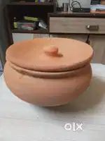 Earthen pots with lid