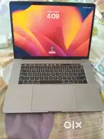 MacBook pro2018 15inch i7 32 gb ram with touch bar