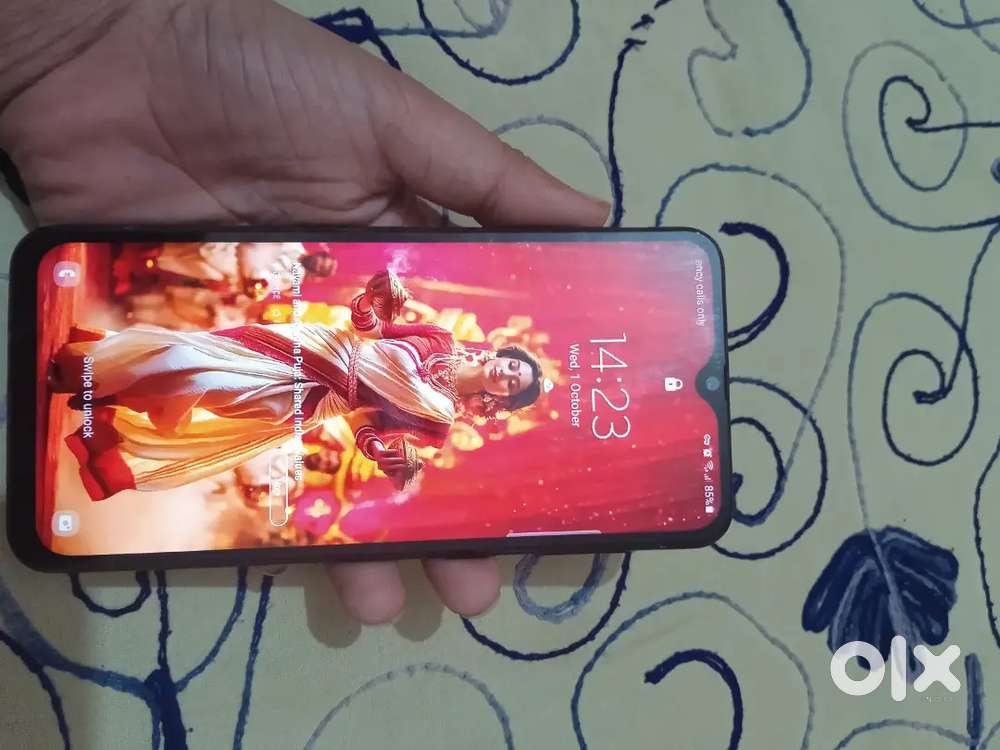 This is  samsung A50 in good condition