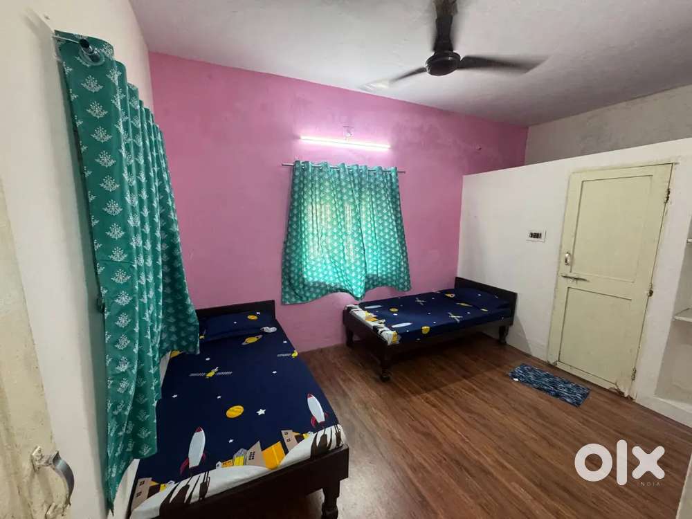 Fully furnished boys pg and girls pg at karelibaag, fatehganj, Amitnag