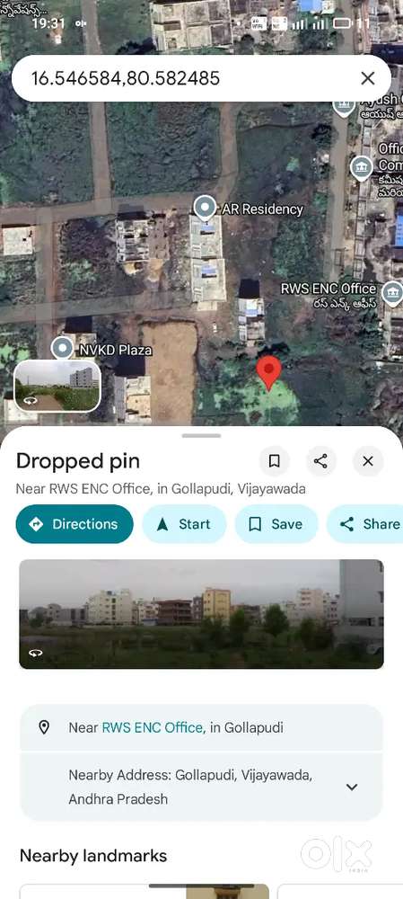 302 square yard South face road dead end plot