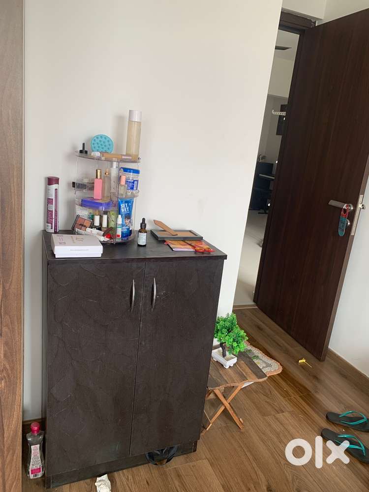 Cabinet- medium size