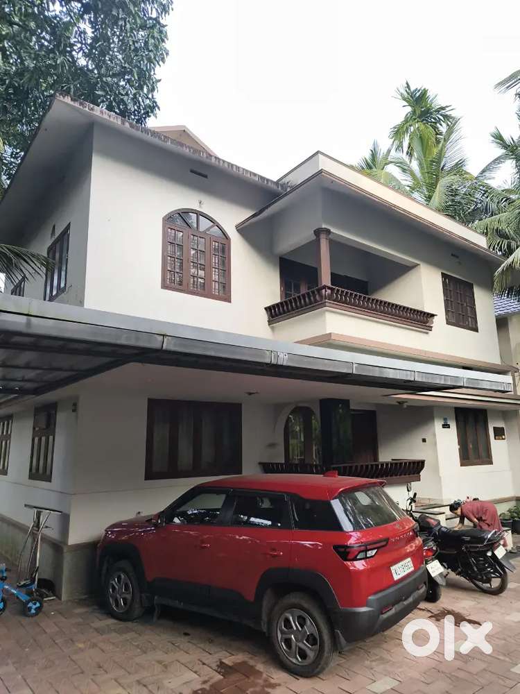 Top Floor for Rent. Near Aster MIMS,Lulu and PNB