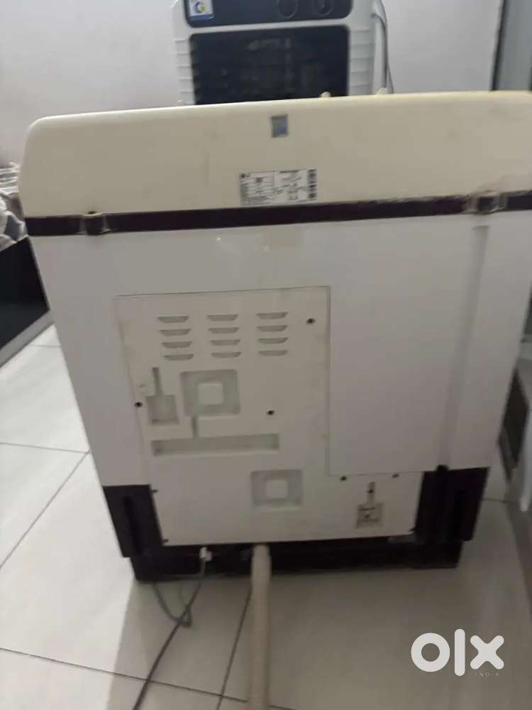 LG 8Kg semi automatic washing machine