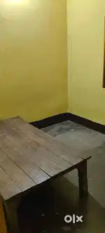 Single room with common bathroom