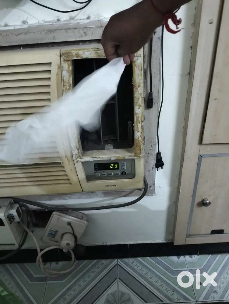 1.5ton LG Window AC  good working condition