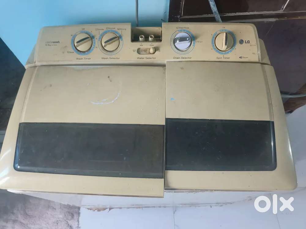 LG SEMI AUTOMATIC WASHING MACHINE