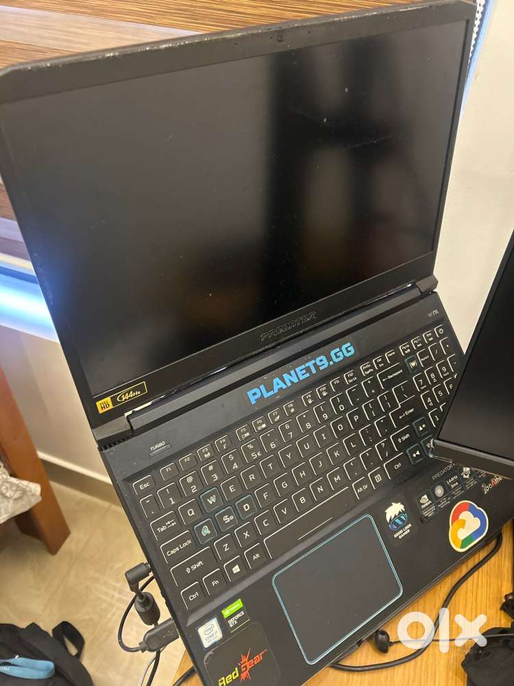 Gaming Laptop: Acer predator helios 300