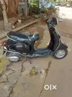 Vespa gearless scooter