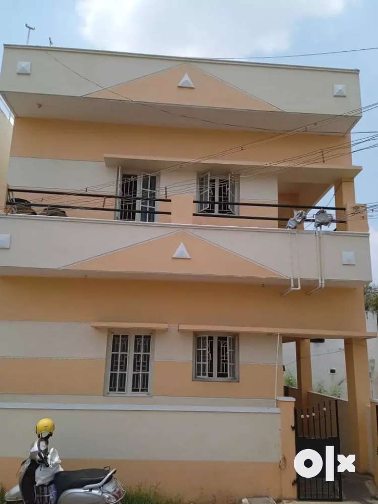 1BHK HOUSE AT EB COLONY GANDHI NAGAR FOR RENT 7000 with separate eb l