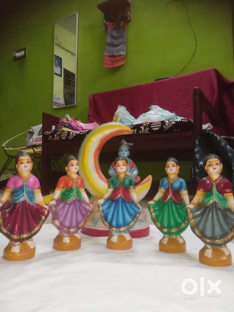 Golu idols