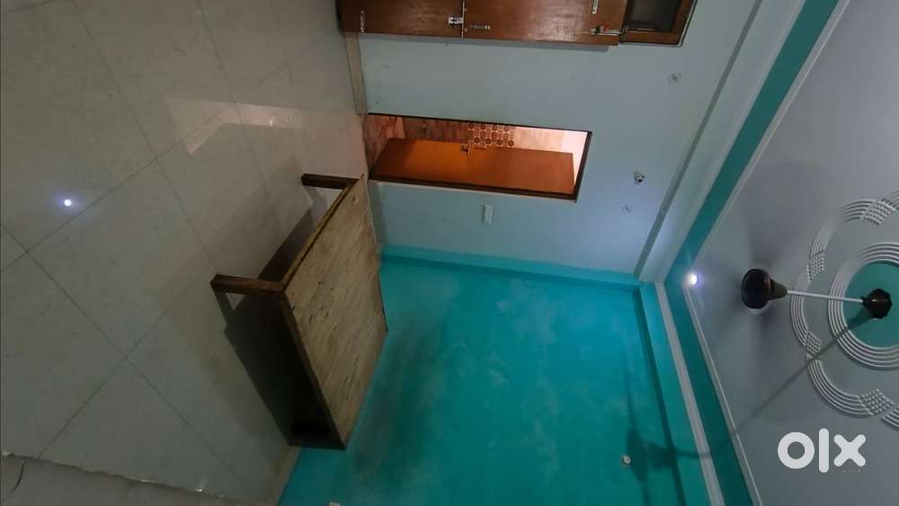 One room available in 2 bhk flat girls only