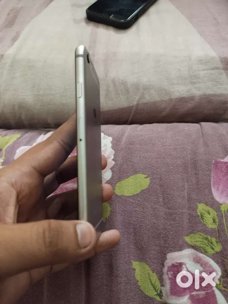 I phone 6 mint condition