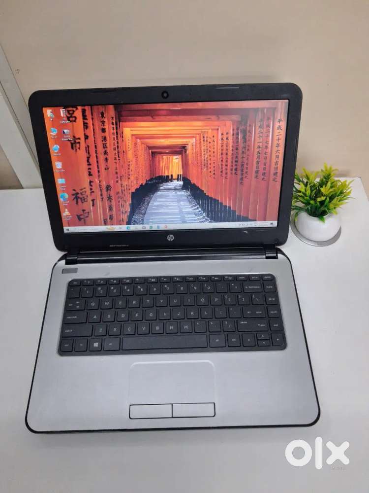HP Pavilion / Intel Pentium N3540 / 4GB RAM / 128GB SSD