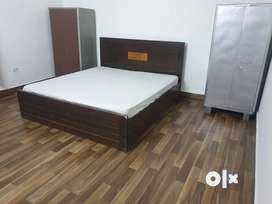 Single room close to Metro Sector 61