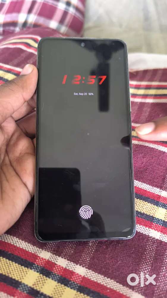 iQOO 9se 8+128 box charger have back glass crack