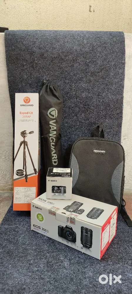 Canon EOS 200D DSLR
Camera Body with Dual Lens