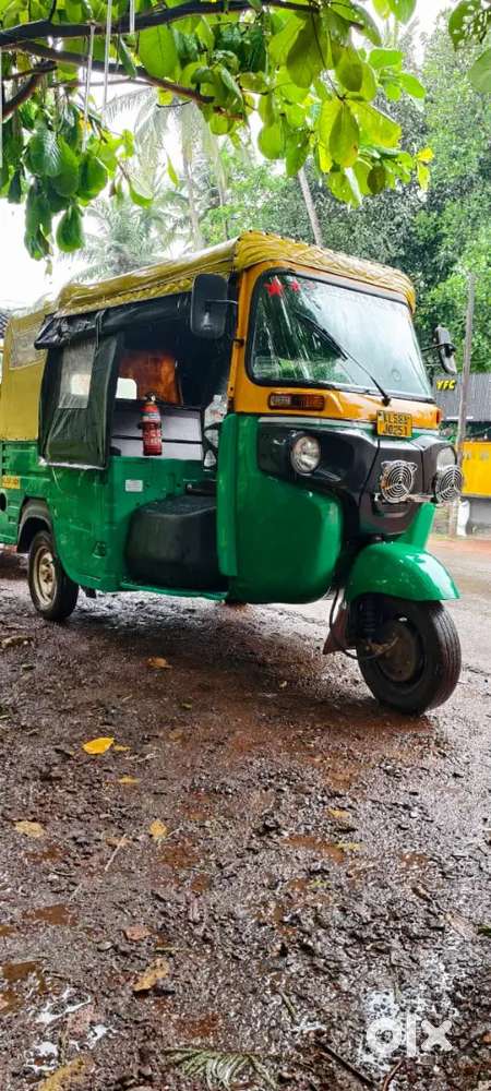 Bajaj cng Autorickshaw ( loan unde) paper ful clear  asking (65000 rs