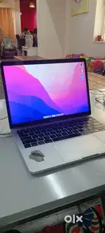 MacBook Pro (13-inch, 2017, Two Thunderbolt 3 ports)