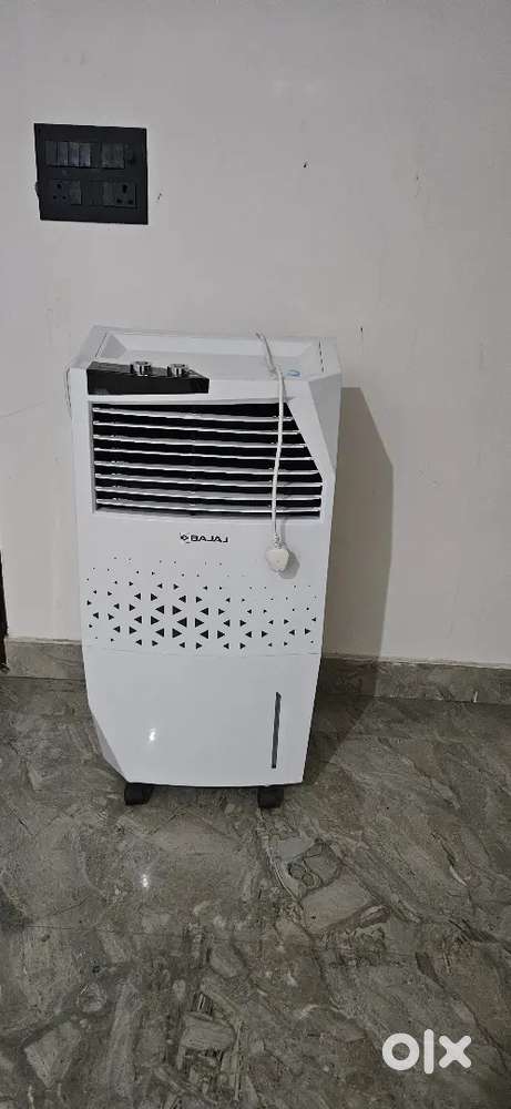 Bajaj cooler