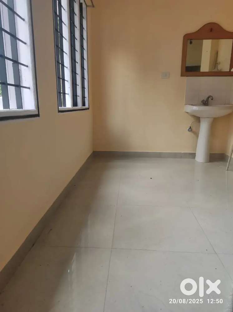4BHK Independent House for Rent at Kunnathery Jn -- 10 Bachelors ₹30K