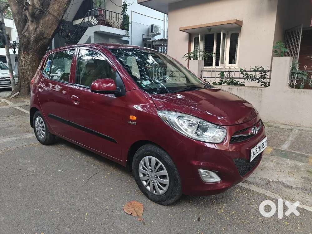 Genuinely Driven Only 15,500 kms Hyundai i10.All Showroom Maintained.