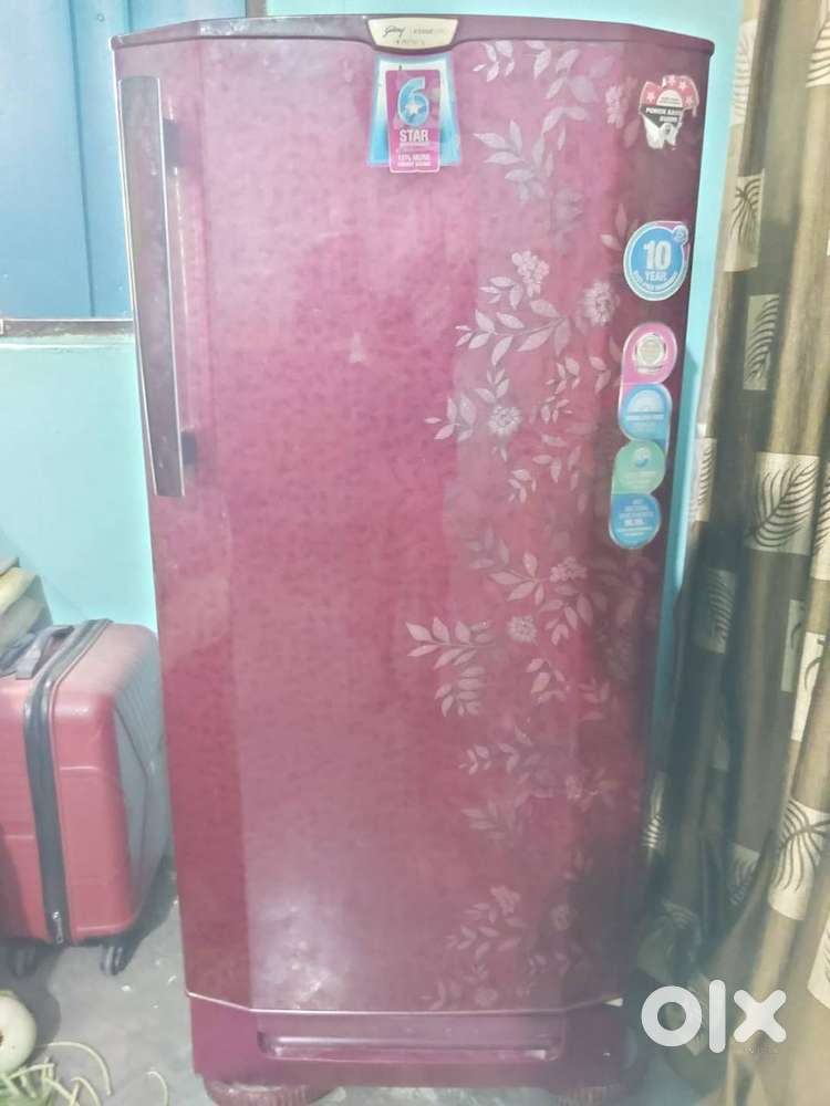 Godrej Refrigerator 210L – Working Perfectly, ₹8,000!