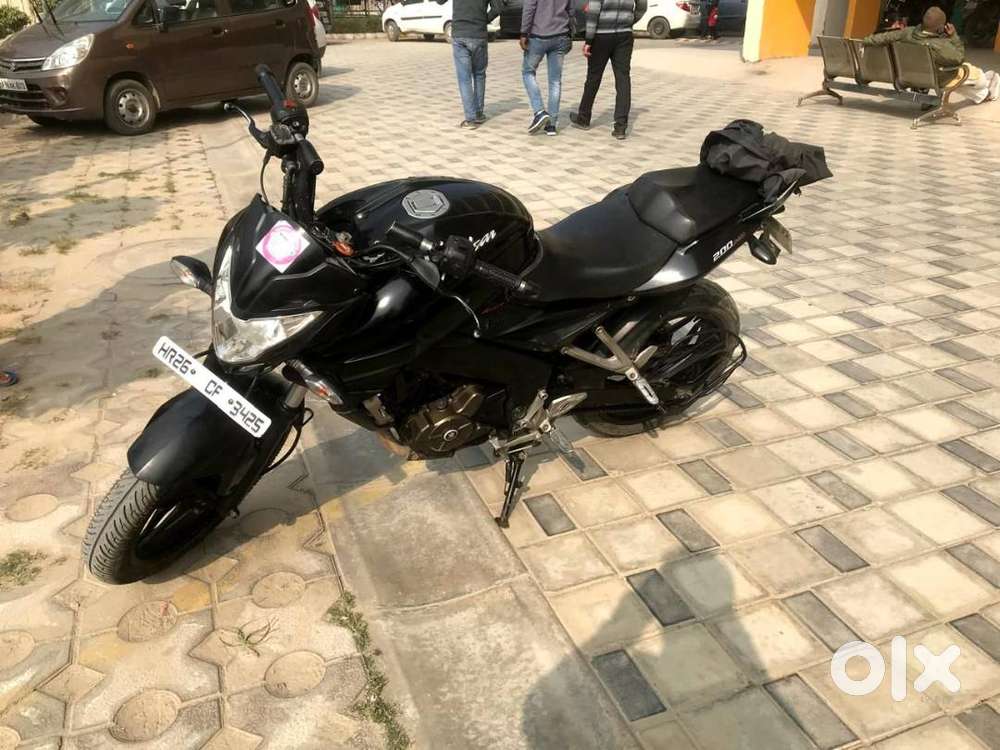 Pulsar NS 200