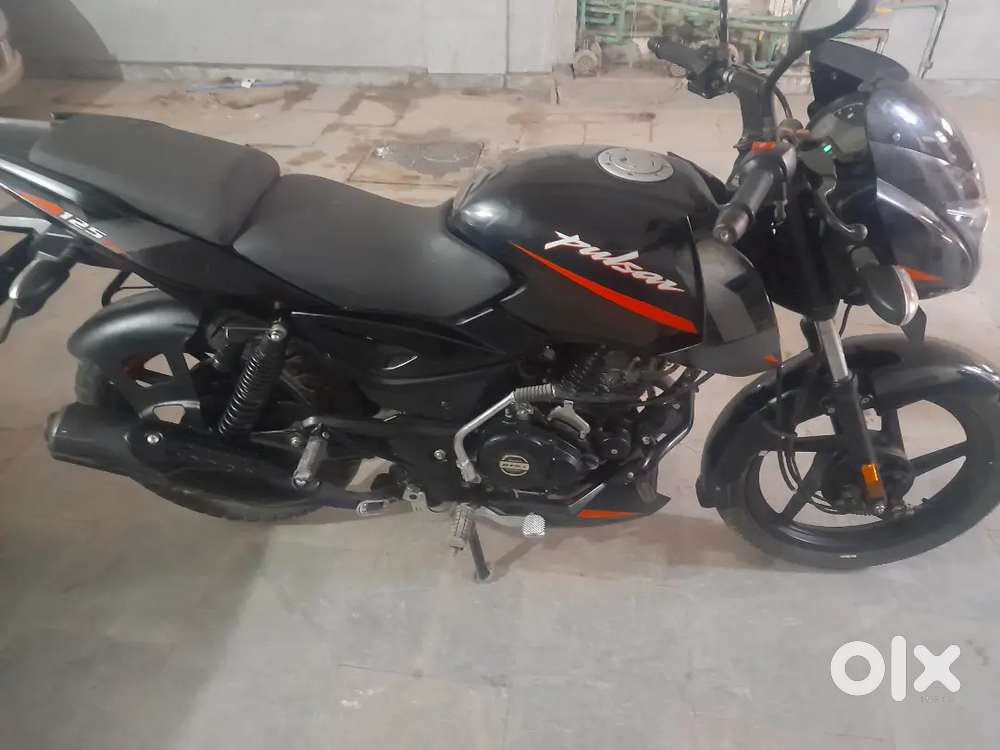 Pulsar 125 split seat 48 months old