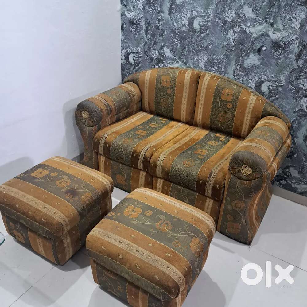 2 seater sattey with storage and  2 mooda