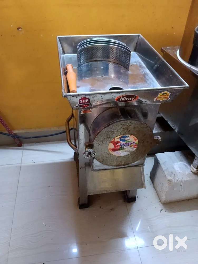 Garlic paste machine