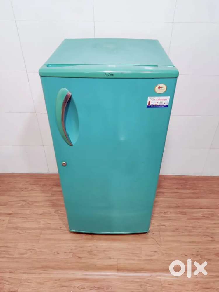 -*11 Plane green LG single door in good condition;+/
