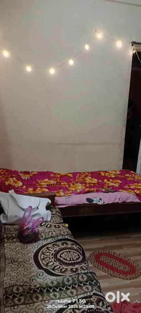 1 bhk room available semi furnished