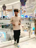 I am Chinese cook and shawarma roll giril chicken and parota