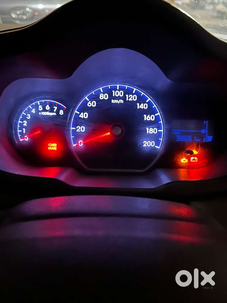 HYUNDAI i10 petrol good condition less driven all new tyres