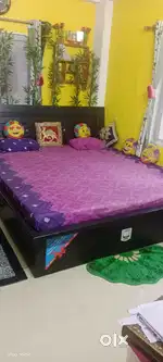 6/7 king size bed 18k only cash payment urgent sall