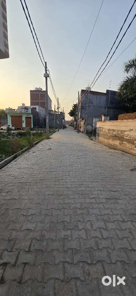 Best location plot for sale in loni