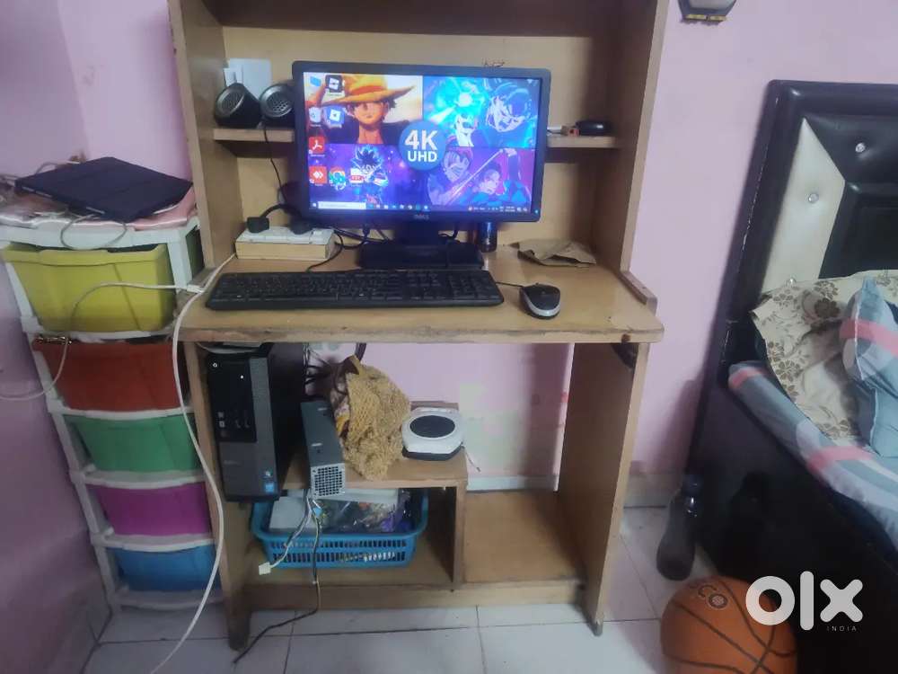 Desktop computer