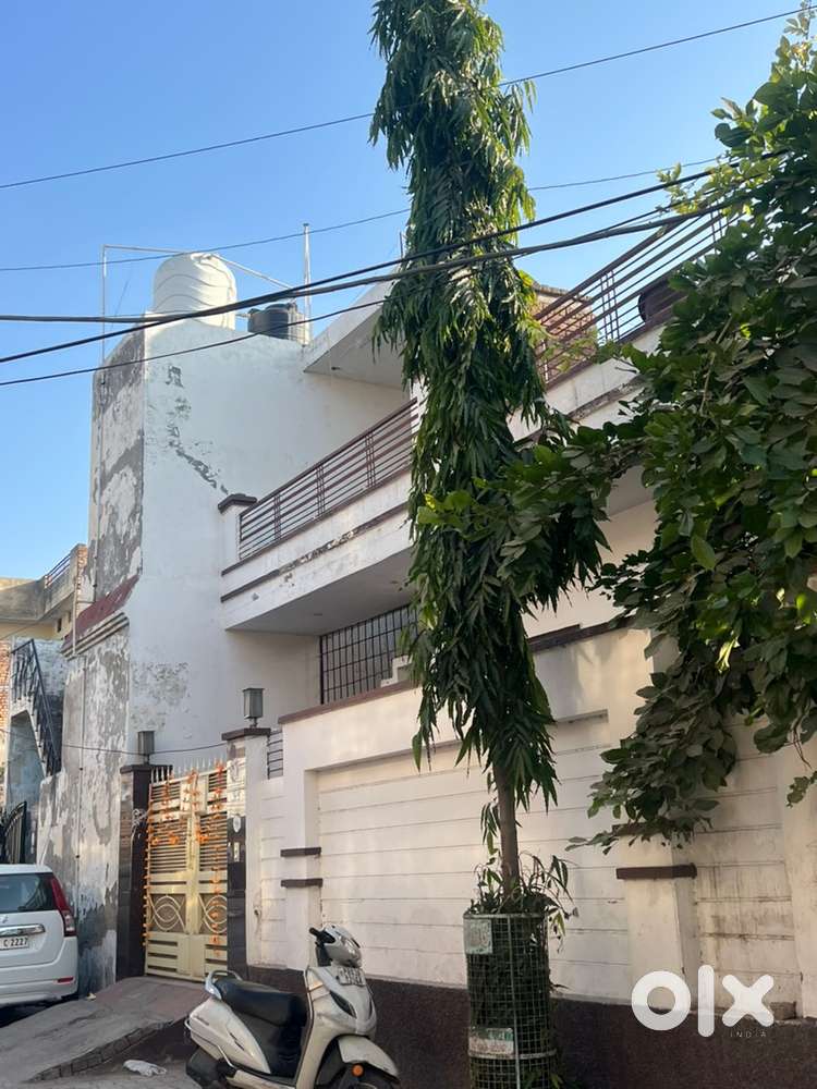 163 gaj corner house sell paras ram nagar