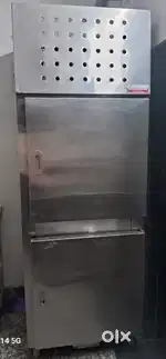 Double door refrigerator