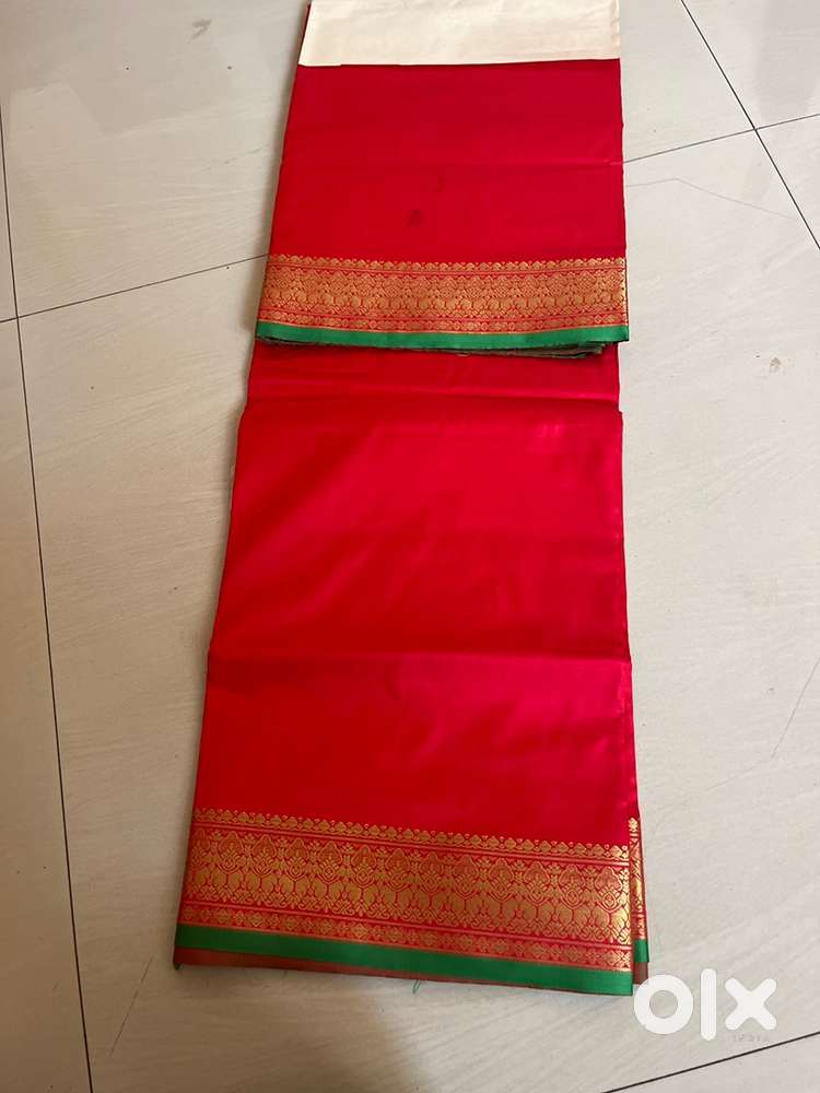 Red color saree