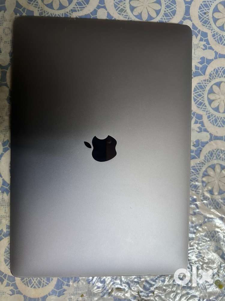 Macbook air M1, 8GB RAM 256 GB SSD