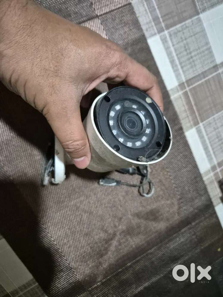 4 CP PLUS CCTV CAMERAS FOR SALE IN AWESOME RUNNING