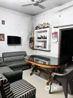 Well maintained house in a calm area with all amenities near enath